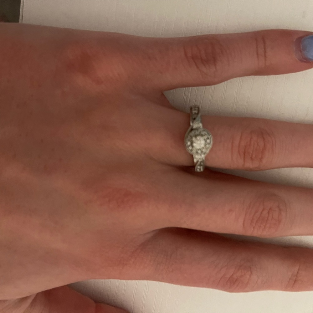 Diamond Ring - Picture 6 of 6
